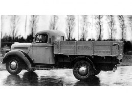 De Leeuw Valkenburg vrachtwagen